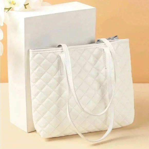 ⚠️Clearance White Quilted Square Scarf Shoulder Tote Bag - Picture 2 of 5